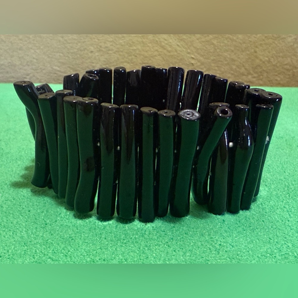 Black Coral Sticks Stretch Bracelet
